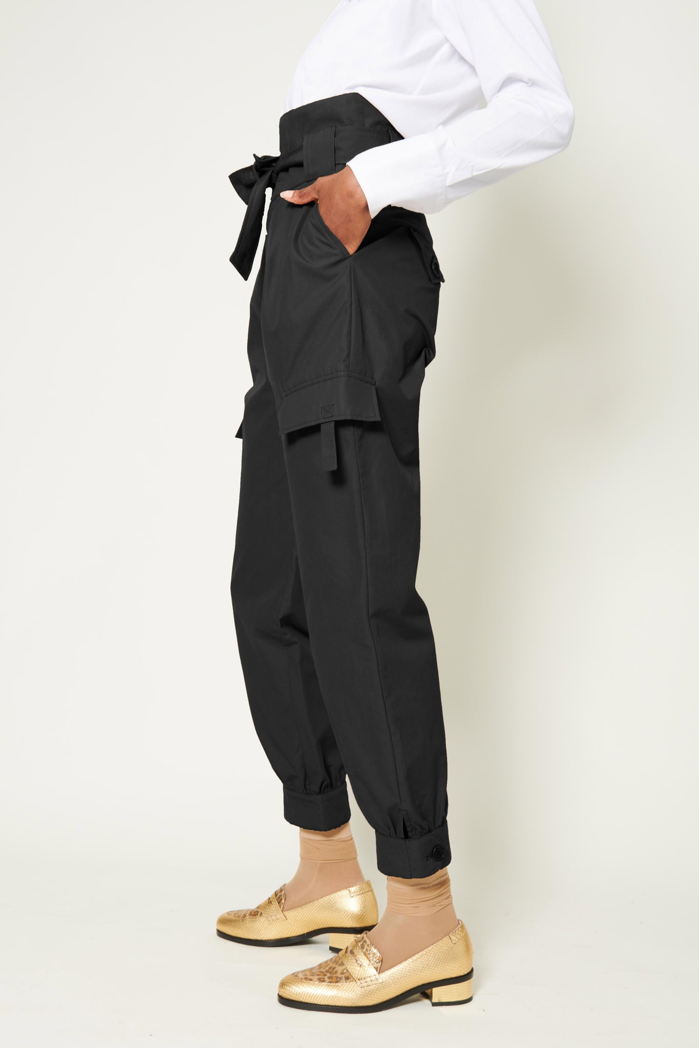 Penelope PLEAT FRONT ANKLE CUFF TROUSERS - BLACK