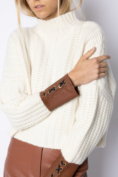 Hero CROPPED CASHMERE LEATHER SWEATER - MILK/COGNAC