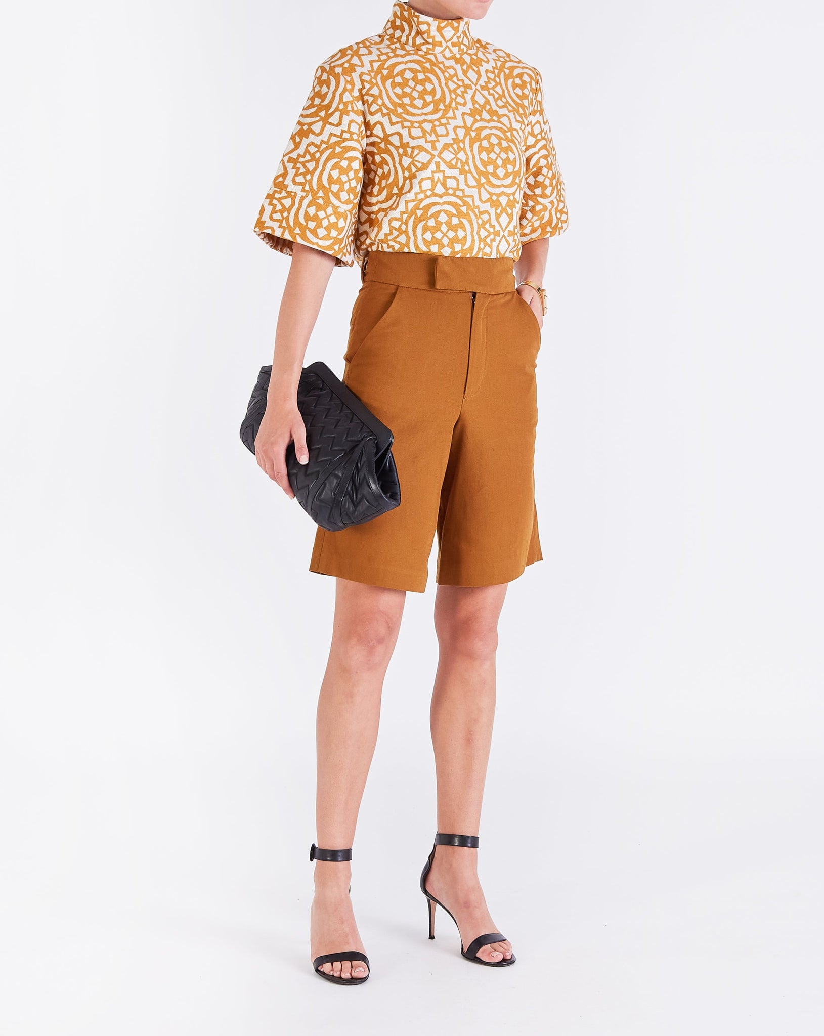 Madelaine TAILORED SHORTS - GOLDEN BROWN